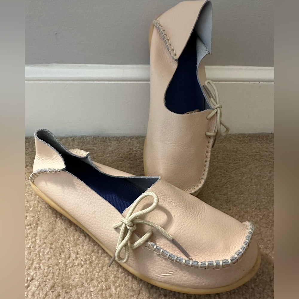 Empress Australia Classic walking shoe loafer moccasin leather cream white